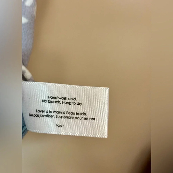 2/$15 - Monk & Lou - Gray V-Neck Blouse with Floral Print and Back Detail - Picture 7 of 9